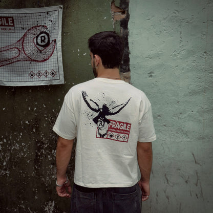 CAMISETA BOXY "HANDLE WITH CARE"